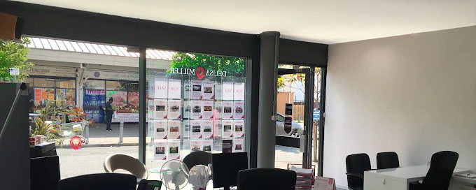 Delisa_Miller_inside_shop
